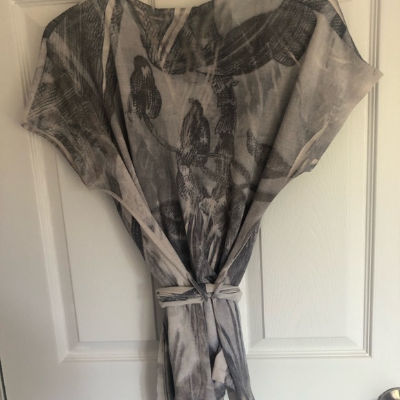 Short sleeve cover up - Picture 3 of 3